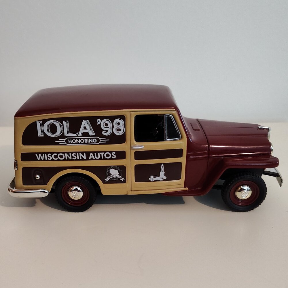 Liberty Classics 1953 Jeep-Willys panel delivery van locking coin bank, EUC